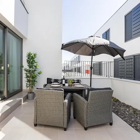 Luxury Alegranza With Pool Apartment